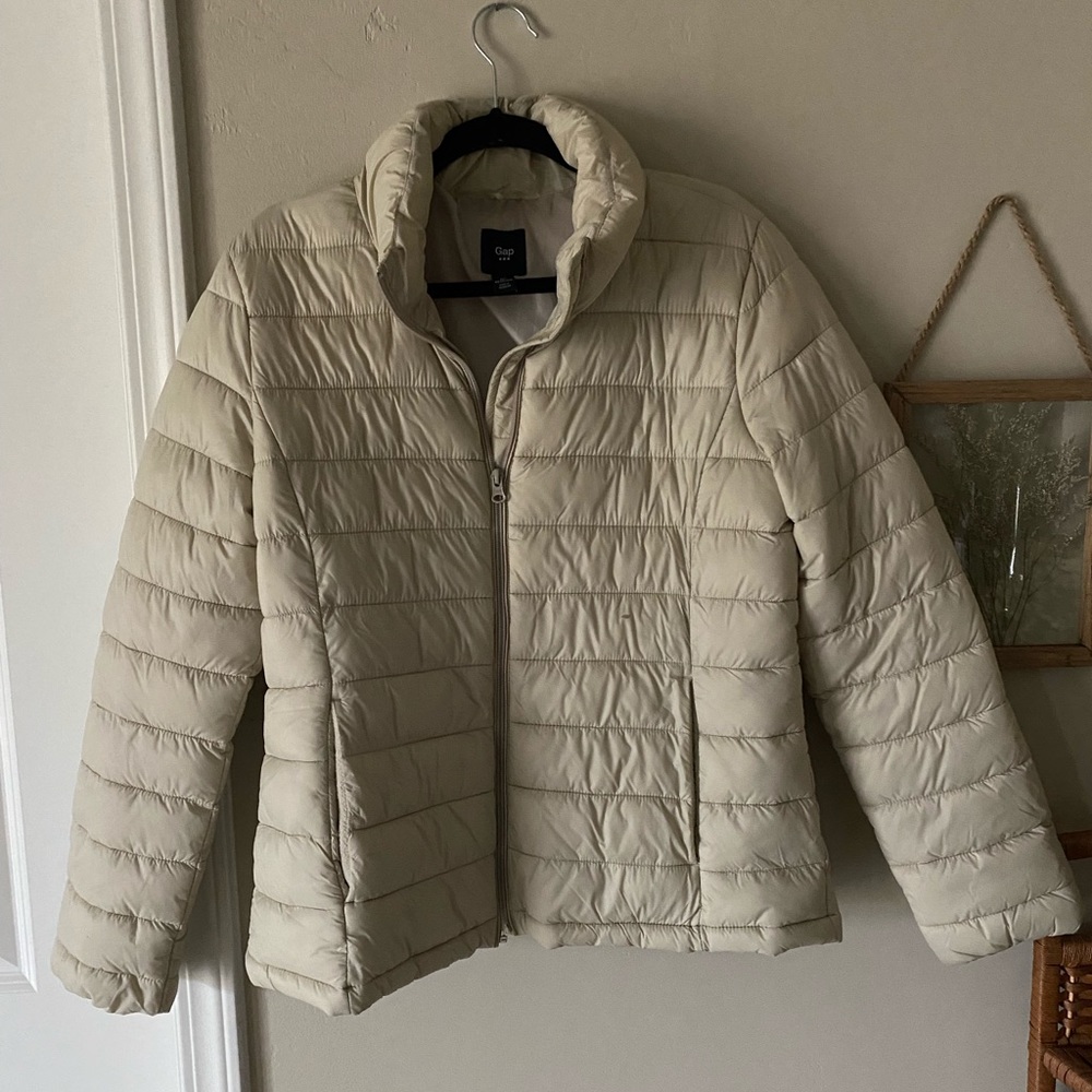 Gap puffer jacket